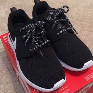 🚫🚫 SOLD! Nike Rosche One 🚫🚫